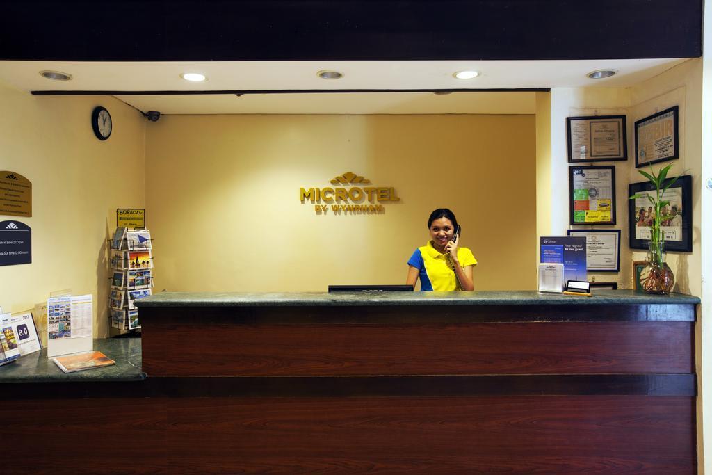Microtel By Wyndham Boracay Balabag  Zewnętrze zdjęcie